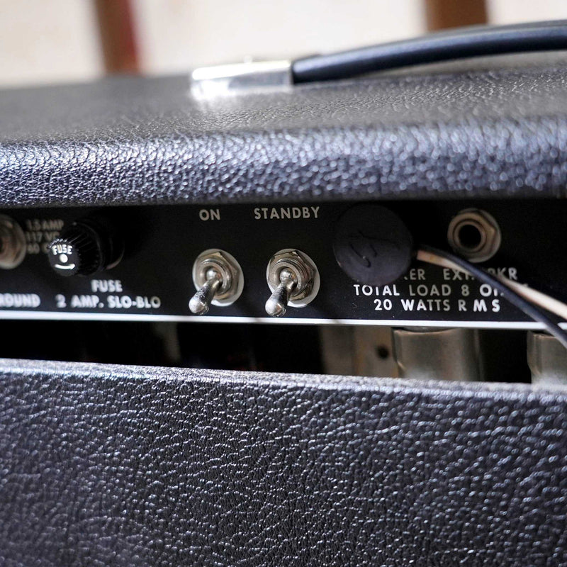 Fender Deluxe Reverb Tube Guitar Combo Amp