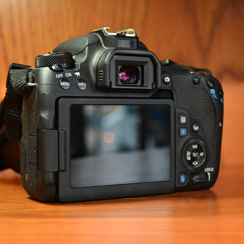 Canon 77D Camera Kit