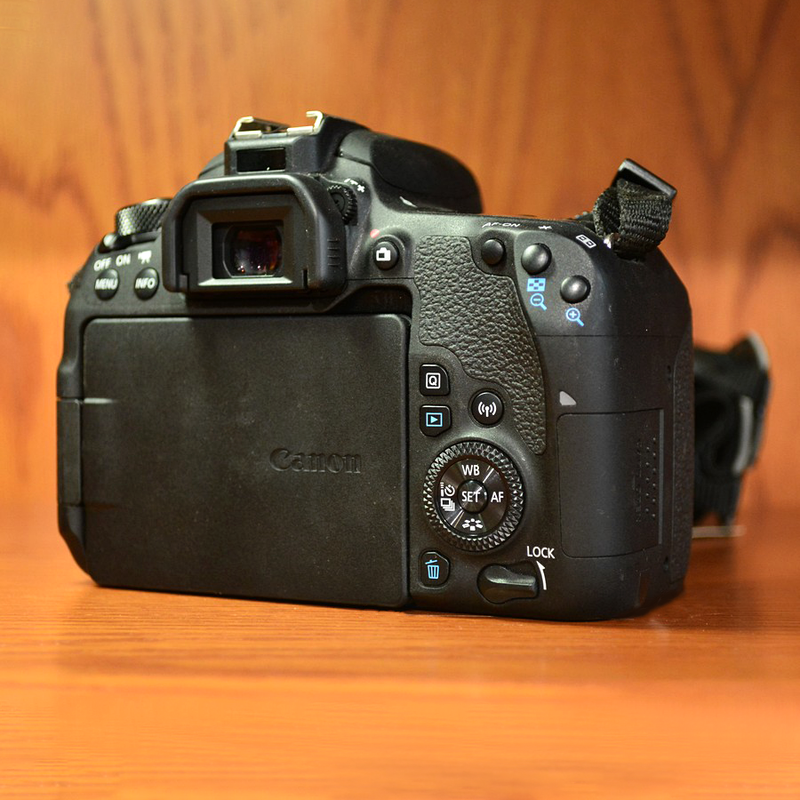 Canon 77D Camera Kit