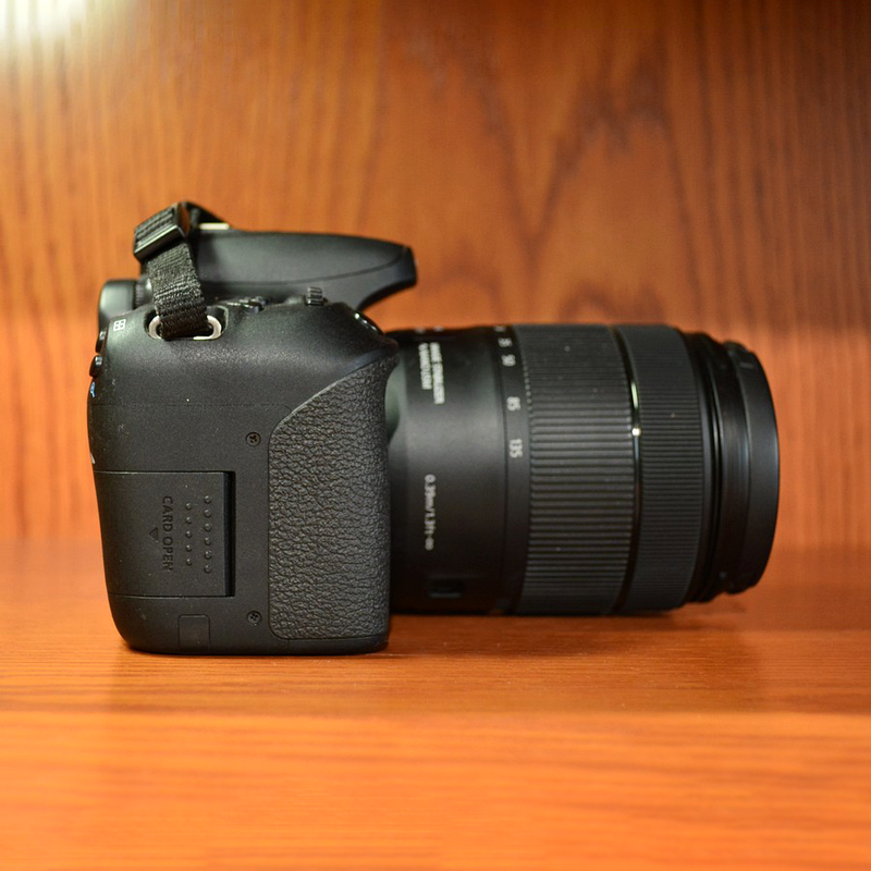 Canon 77D Camera Kit