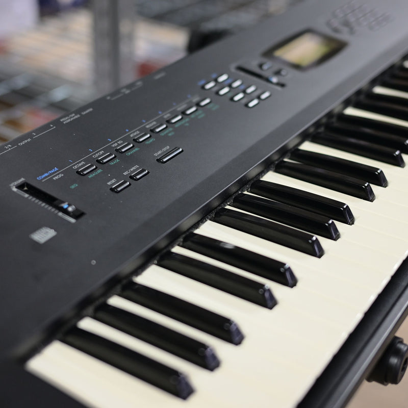 Korg X2 Sythnesizer Keyboard