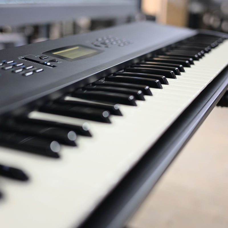 Korg X2 Sythnesizer Keyboard